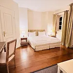 Szálloda Golfhotel Schloss Golf & Lüdersburg