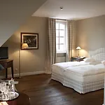 Szálloda Golfhotel Schloss Golf & Lüdersburg