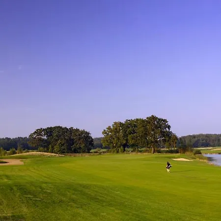 Schloss Golf & Luedersburg