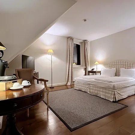 Hotel Golfhotel Schloss Golf & 4*