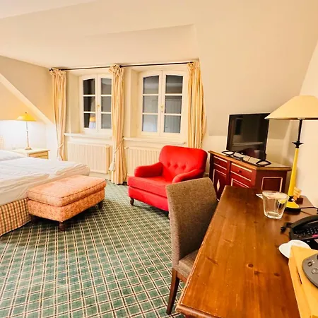 Schloss Golf & Luedersburg