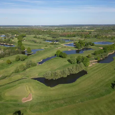 Szálloda Golfhotel Schloss Golf & Lüdersburg