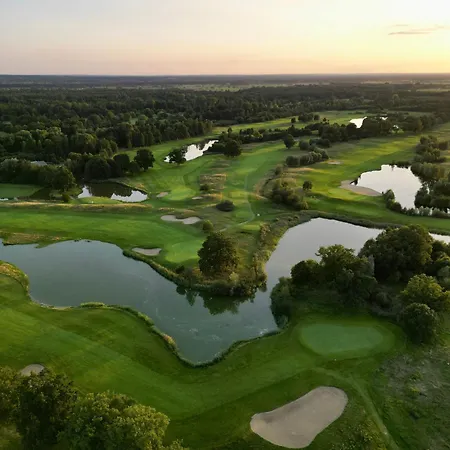 Schloss Golf & Luedersburg