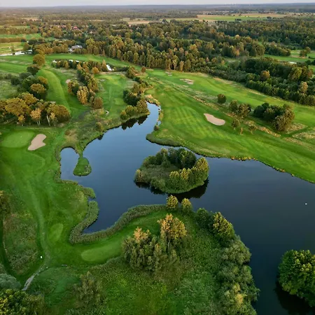 Schloss Golf & Luedersburg