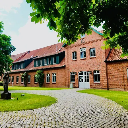 Schloss Golf & 4*