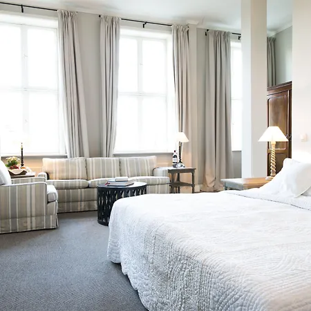 Golfhotel Schloss Golf & Luedersburg