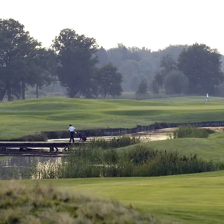 Schloss Golf & 4* Luedersburg