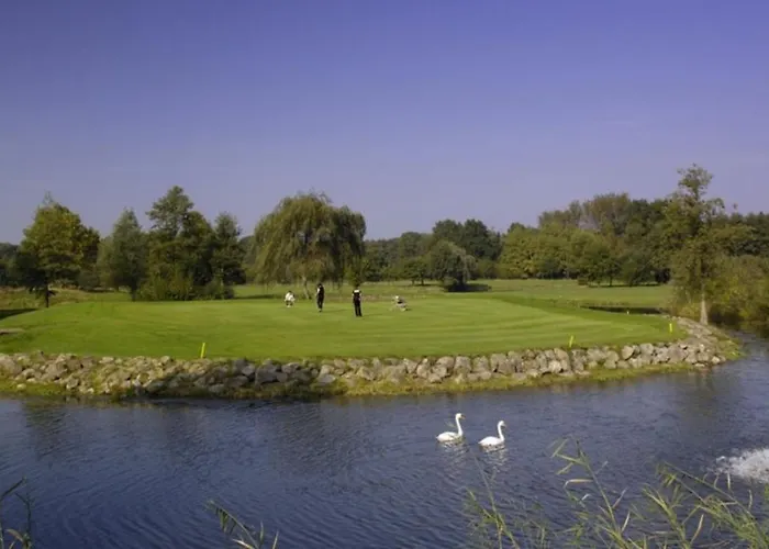 Golfhotel Schloss Golf & Luedersburg
