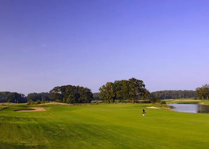 Golfhotel Schloss Golf & Luedersburg