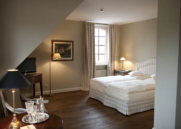 酒店 Golfhotel Schloss Golf & Luedersburg